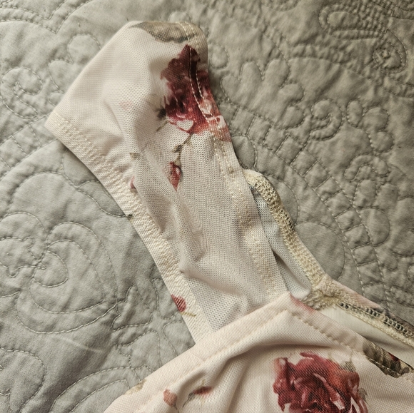 SHEIN Floral Blouse with Red Ribbon - Picture 4 of 5